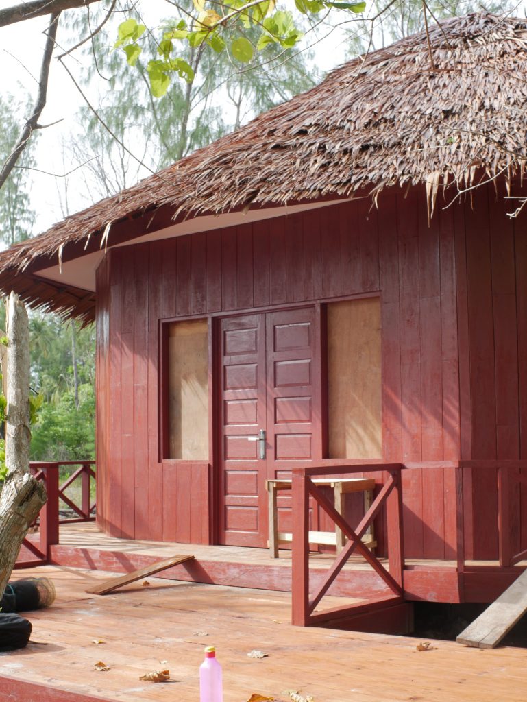 Pusat Informasi Ekowisata di Miosara Kecil, Suaka Alam Perairan Raja Ampat (1)