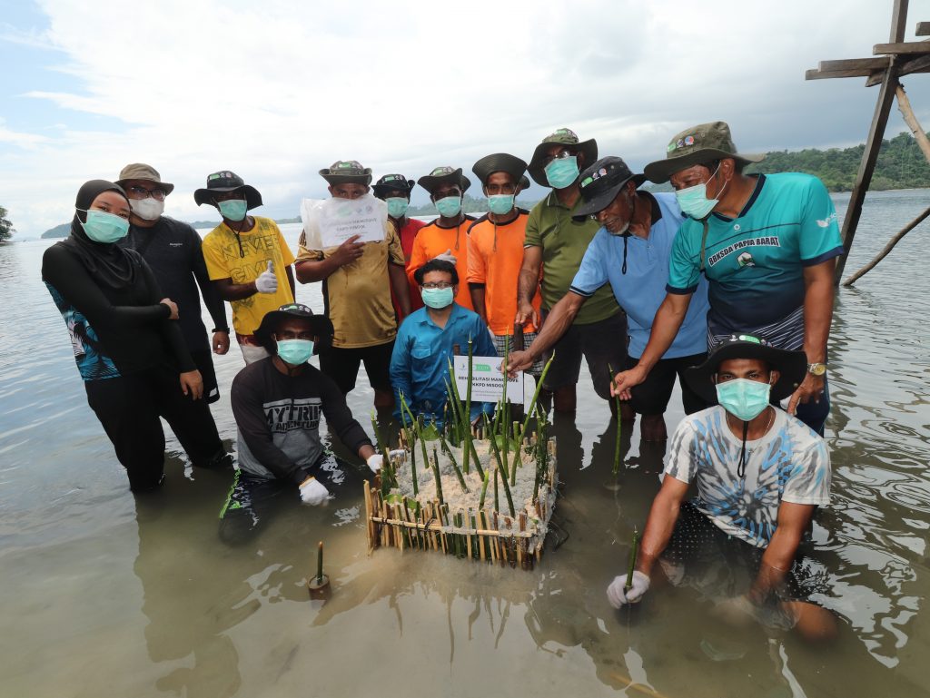 Workshop Rehabilitasi Ekosistem Pesisir (Praktek Rehabilitasi Mangrove)  KKPD Misool